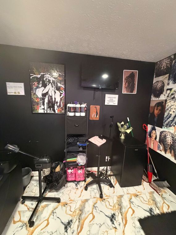 Inside J&K Dreadlock Studio